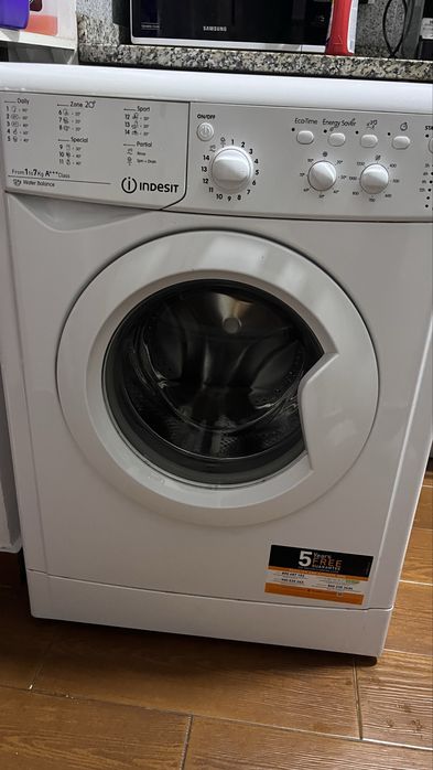 Maquina de Lavar Roupa - Indesit iMC 71253 ECO EU 7kg 1200RPM A+++