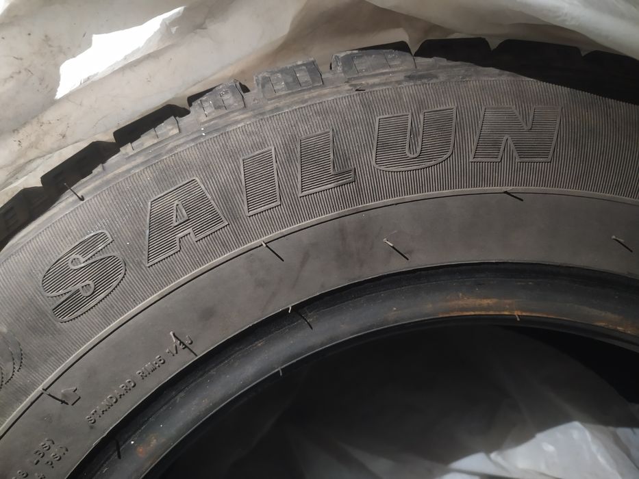 Зимні шини SAILUN 185/65R14 майже нові.