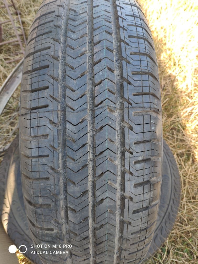 Резина летняя никогда не пользовалась 195/65R16 C