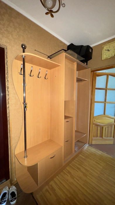 Здається 2ох кімнатна квартира по Хоткевича з автономним