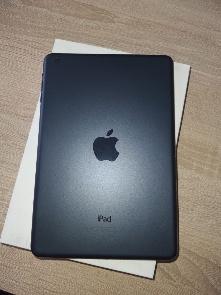 Планшет Apple iPad mini Wi-Fi 16 GB / A1432