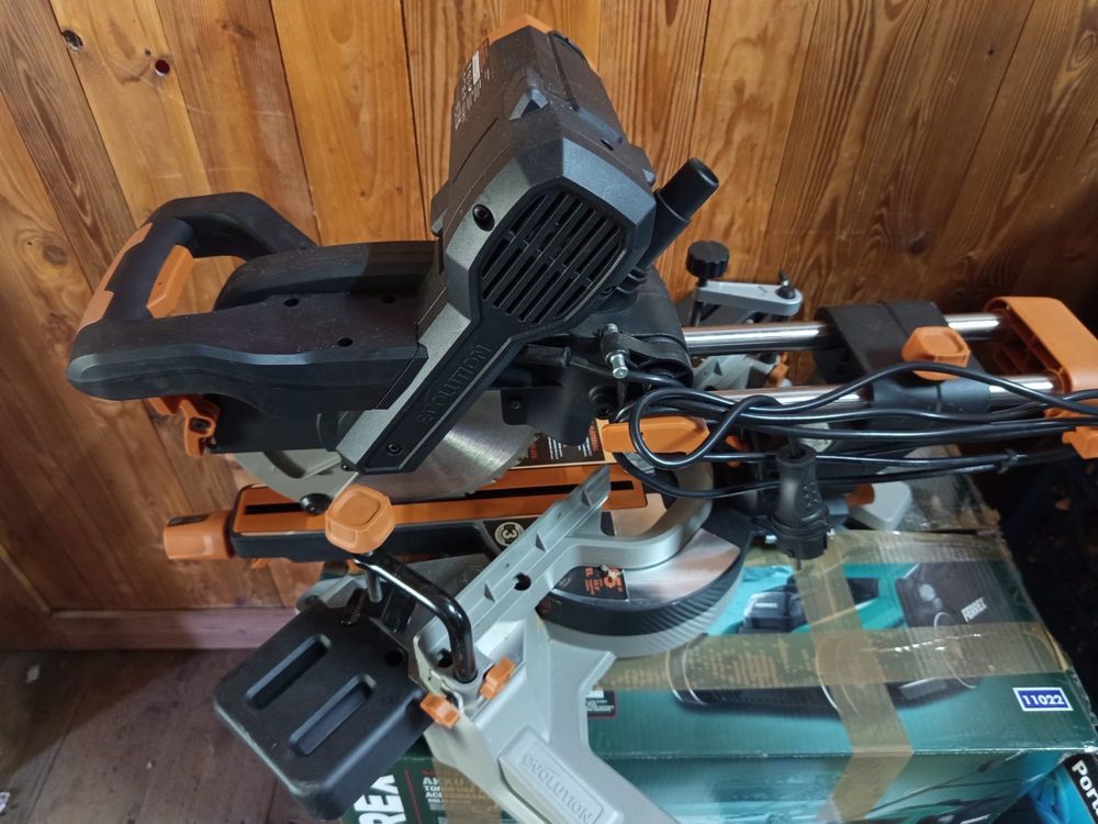 Piła ukosowa Evolution R255