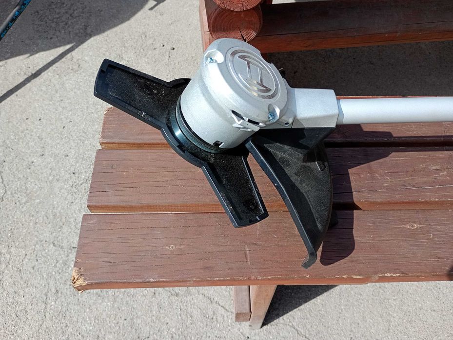 Podkaszarka akumulatorowa Bosch 36v + aku 2Ah + ładowarka