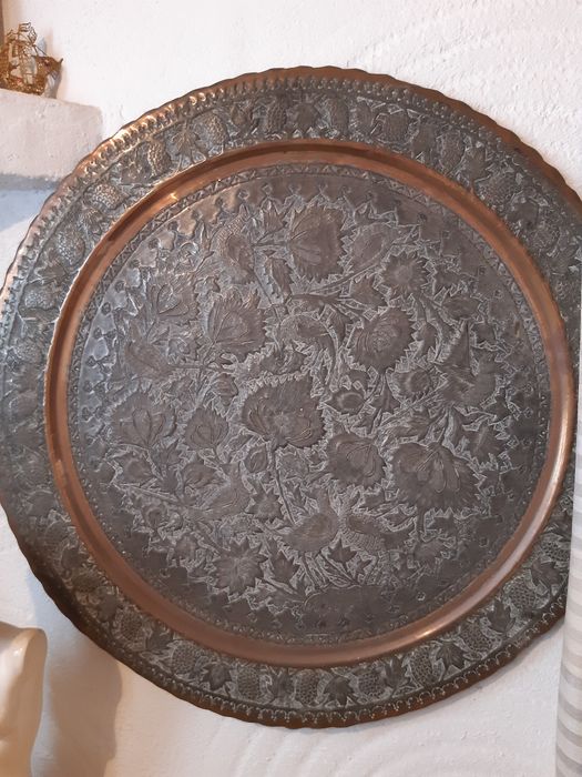 Prato metálico decorativo