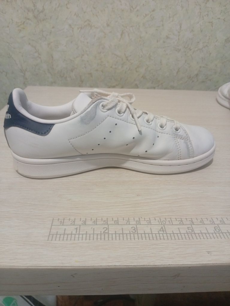 Жіночі взутя Adidas
