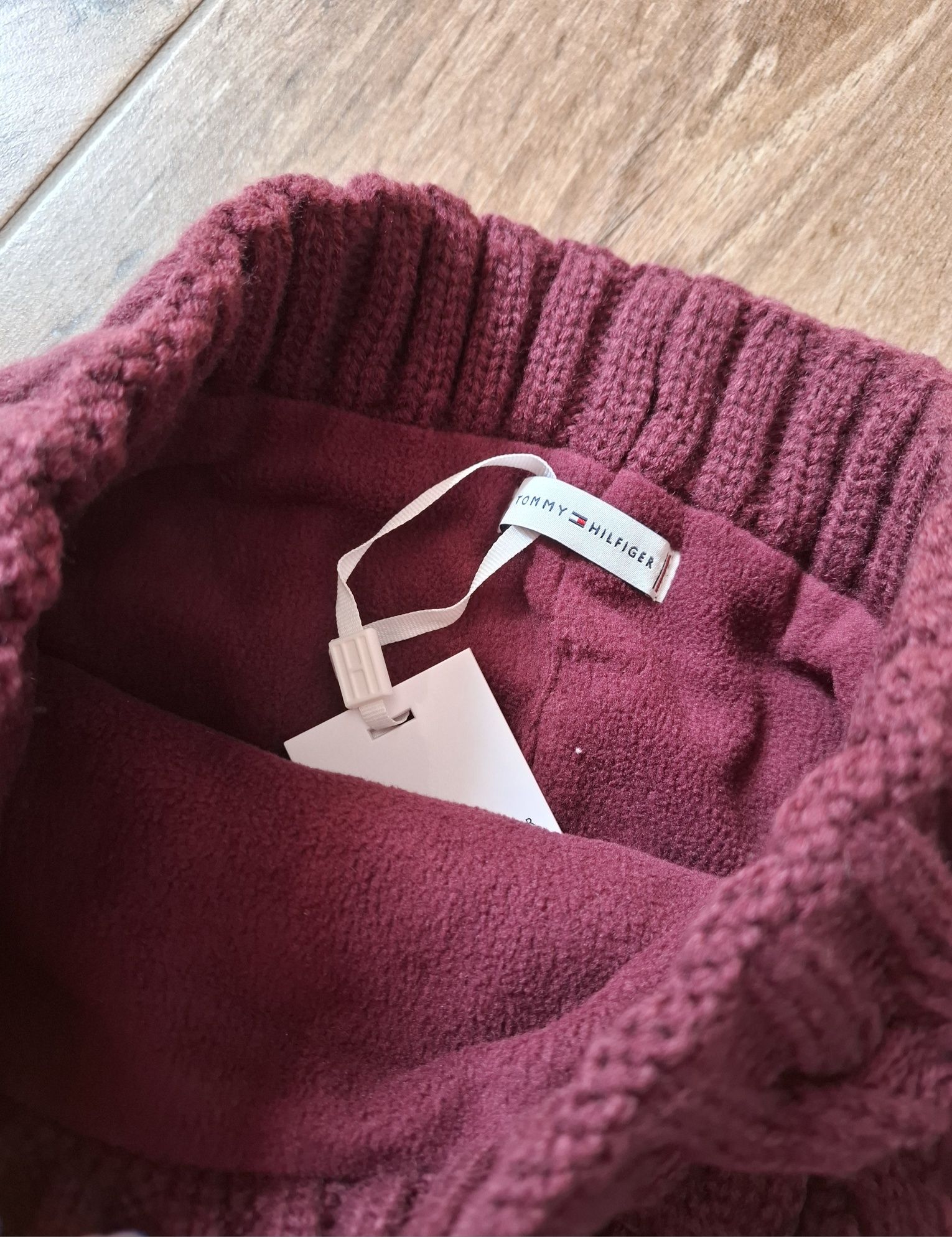 Czapka z pomponem + komin damski bordo bordowy Tommy Hilfiger