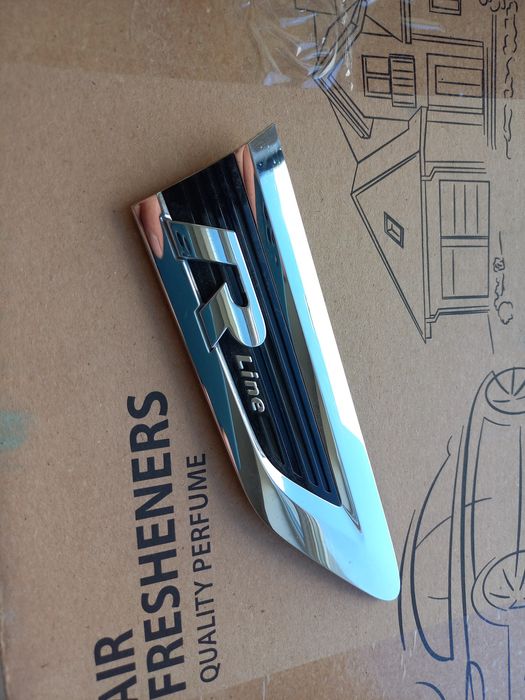 Емблема крила переднього правого wv tiguan 5na853688b