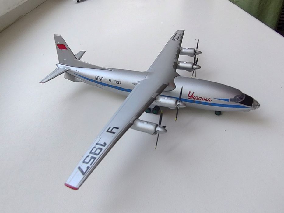 Модель літака, модель самолета Антонов, Herpa/КУМ, масштаб 1:200