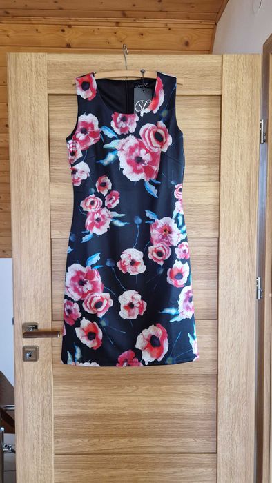 Czarna sukienka w kwiaty na wesele Smashed Lemon - nowa M 38