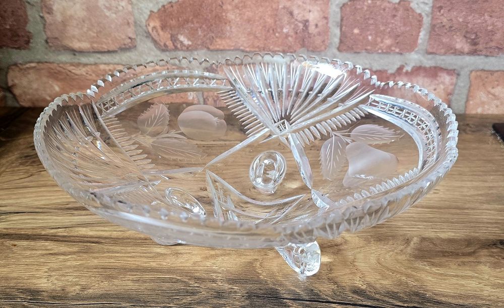 Piękna kryształowa szlifowana patera na 3 nogach