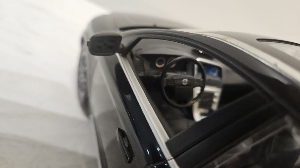 Kolekcjonerski model Volvo XC60 R/C zdalnie sterowane, skala 1:14