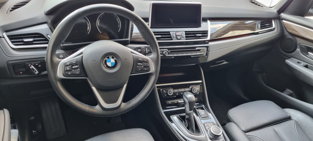 225 xe Active Tourer Гібрид
