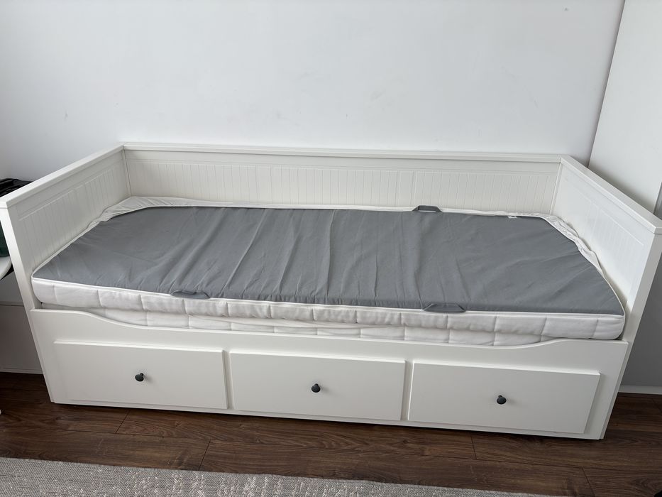 HEMNES Leżanka z 3 szufladami, 2 materace