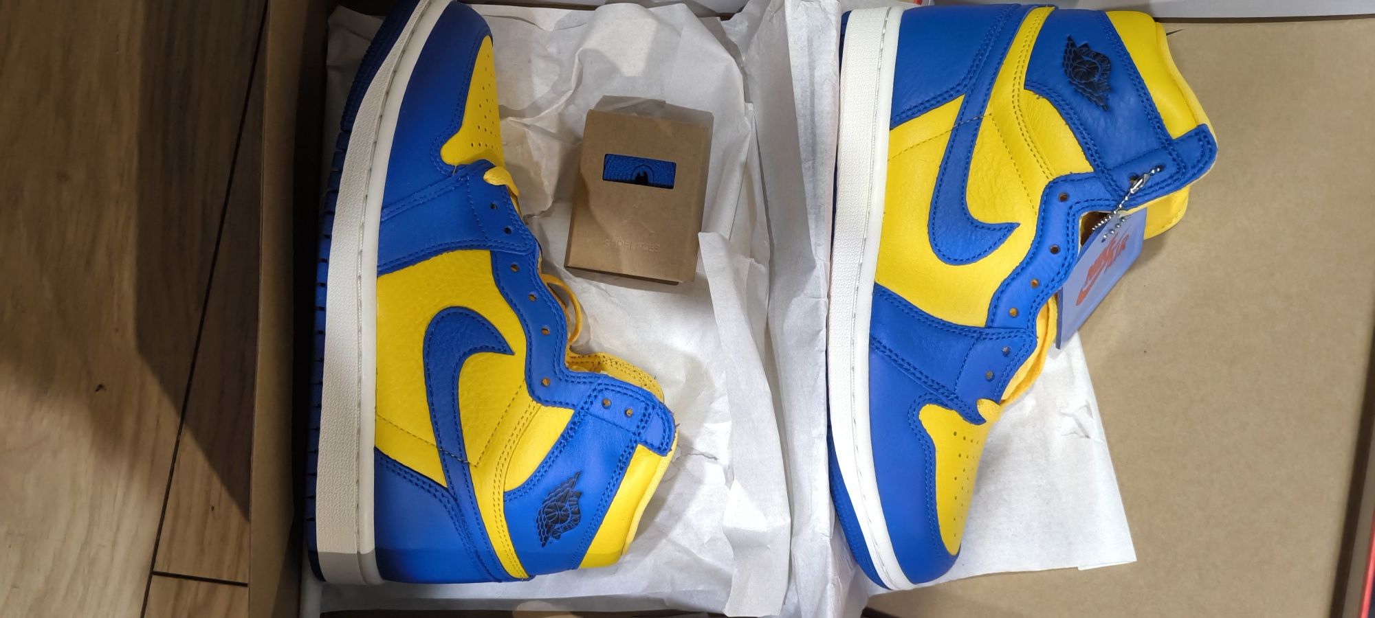 Nike Jordan 1 Retro High OG yellow 37.5