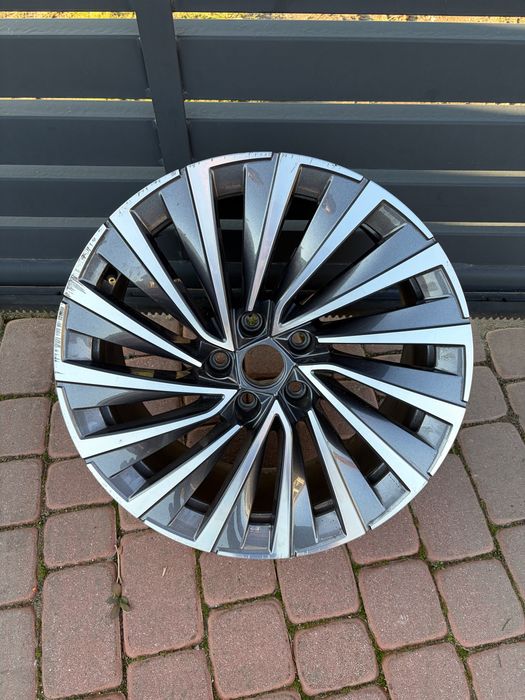 Felga Skoda Superb 18” ET44