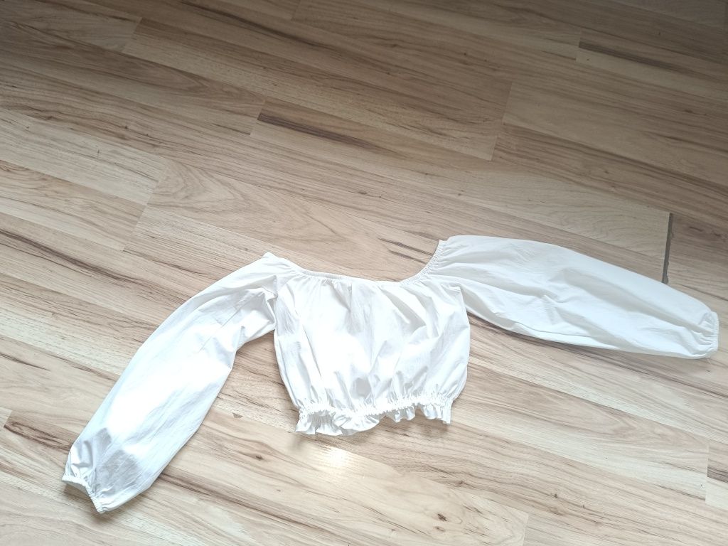 Biały koszulowy crop top