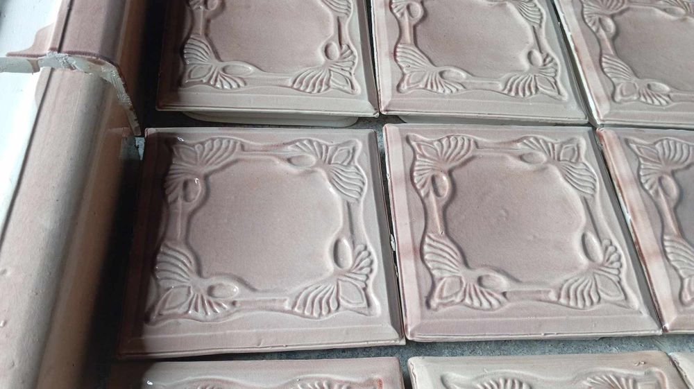 Kafle beżowe nowe piecowe