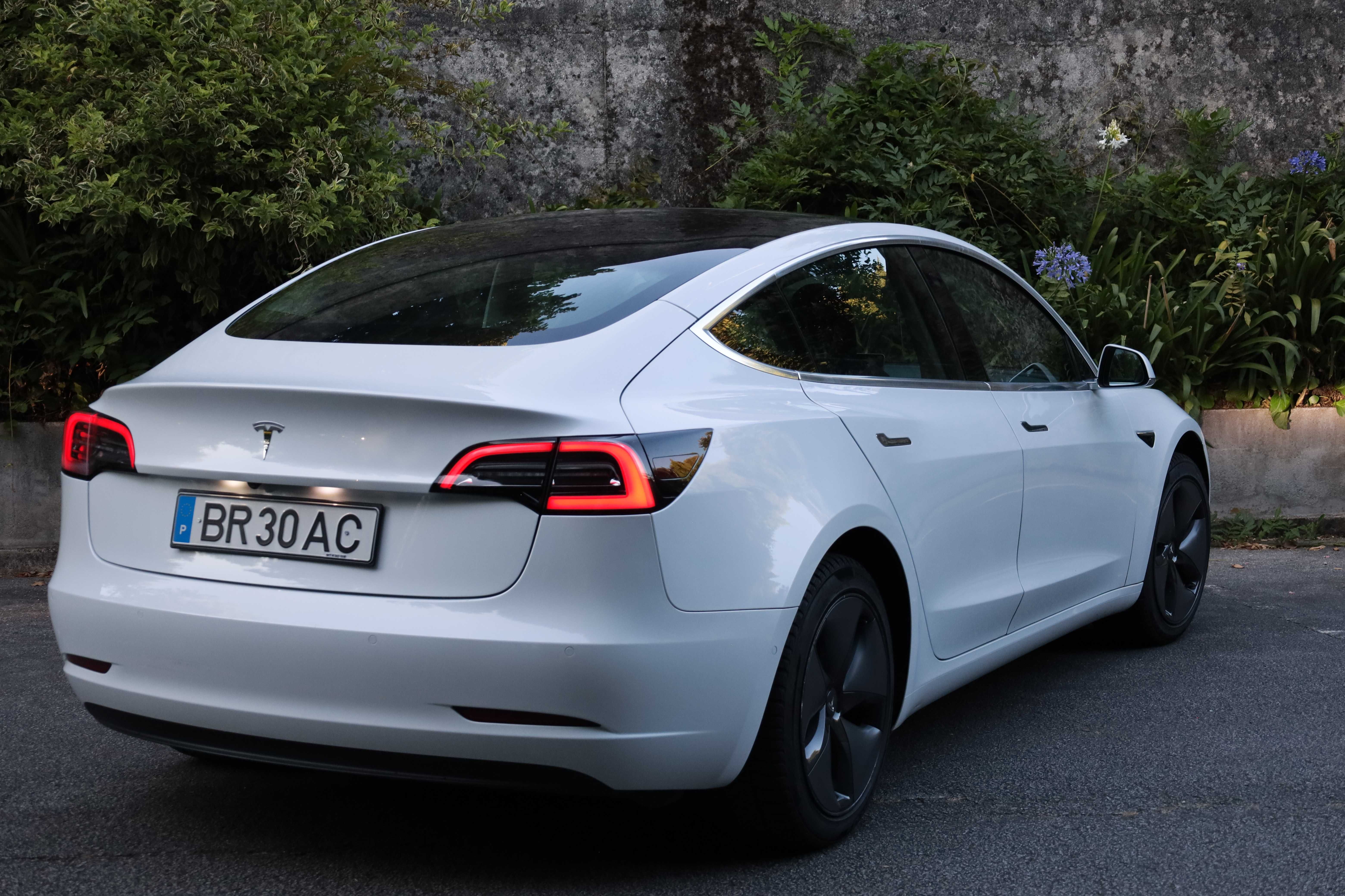 Tesla Model 3 Standard RWD Plus 2019 - IVA Dedutível