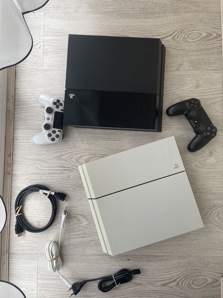 Playstation 4 500gb 1TB black and white