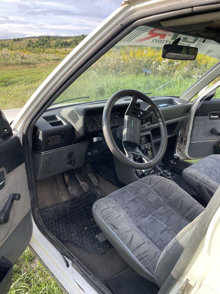 Продаю Renault 9