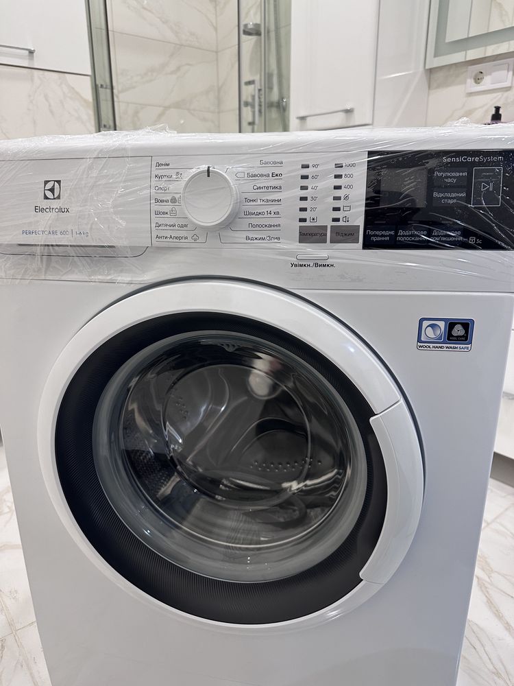 Пральна машина Electrolux PerfectCare 600