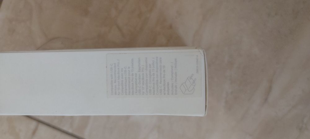 USB-C 61W Power Adapter
