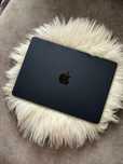 MacBook Air 13.6" (M2, 2022) • 8 ядер • 8 ГБ RAM • SSD 256 ГБ