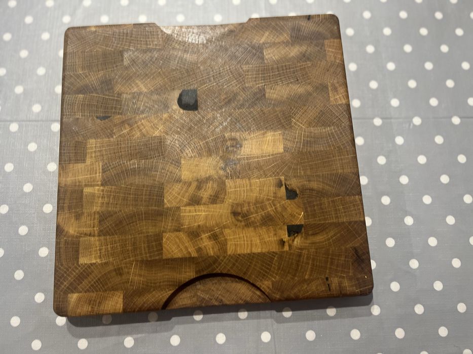 Deska do krojenia z litego dębu – układ czołowy (end grain)