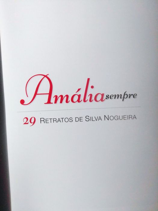 Amália com 29 retratos de Silva Nogueira.