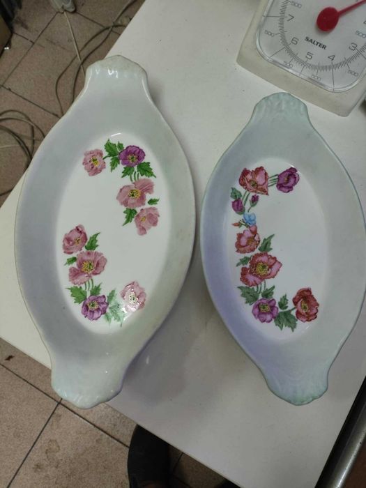 Antigas Travessas Coimbra Portugal PIntadas a mao por C.Leandro 1992