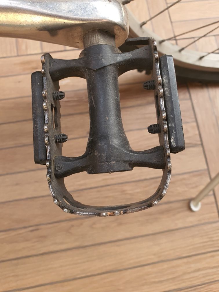 Rower górski  Giant Boulder Shock Rozmiar ramy roweru L /XL Opny 26"