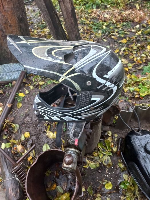 Продам кроссовый шлем