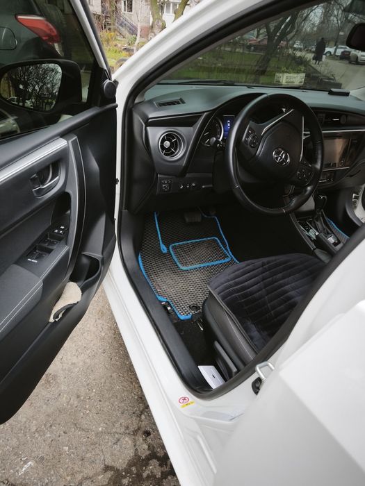 Продам Тойоту Королла