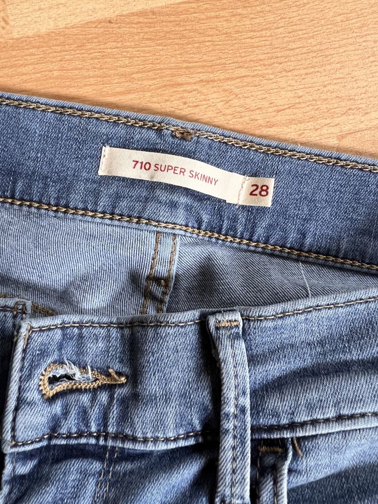 Levi’s jeansy 710 super skinny