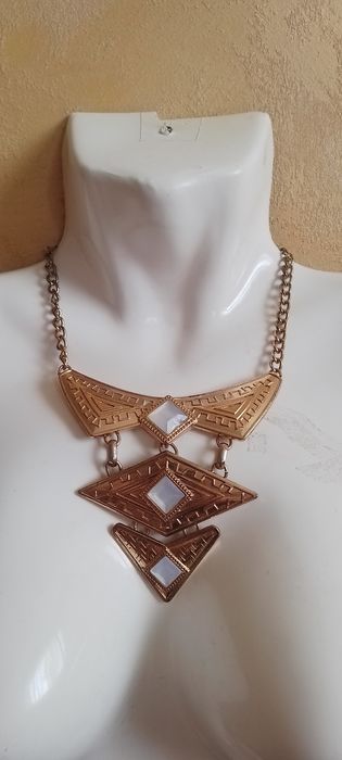 Колье Avon массивное