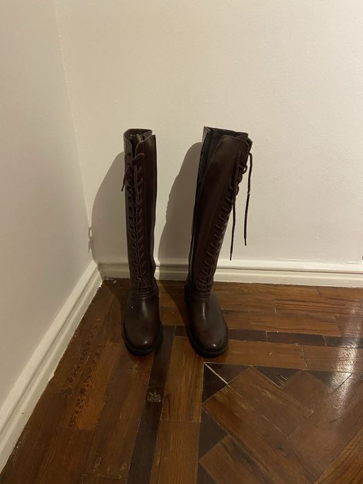 Botas cano alto castanhas pele