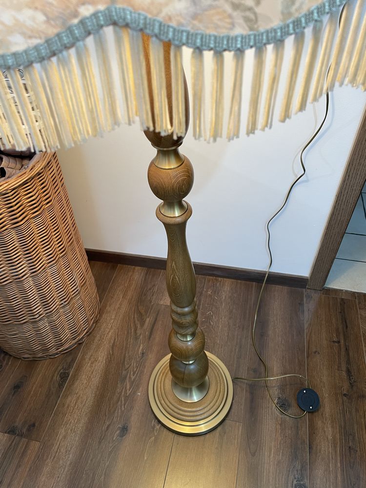 Piekna klasyka lampa w stylu vitage