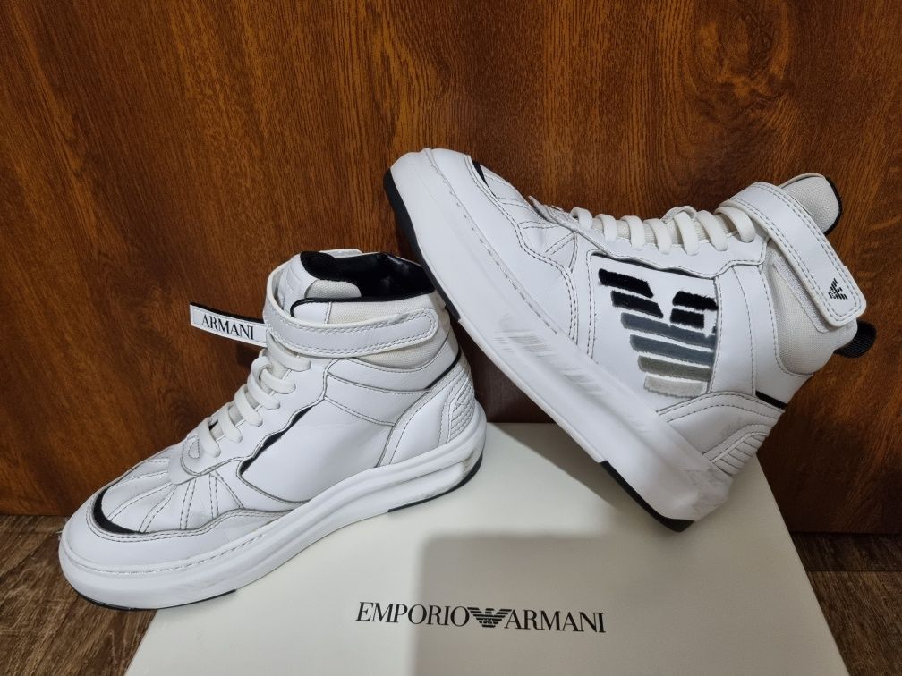 Emporio Armani - sneakersy skórzane