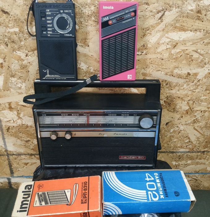 Музыкальный центр LG, диск, радио работает.