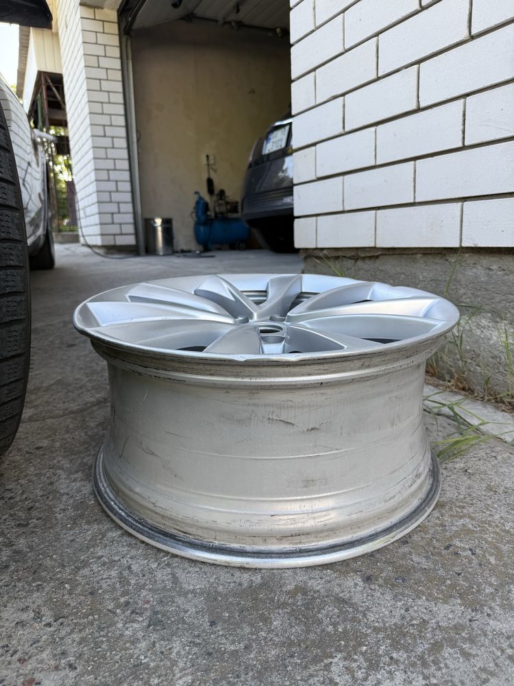 Диск Tesla Model 3 r19