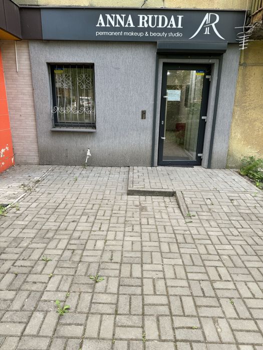 Офісне приміщення вільного призначення Ярослава Мудрого 24