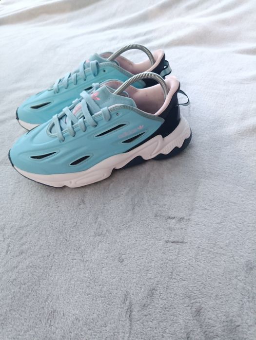 Женские кроссовки Adidas Ozweego р37.5-38