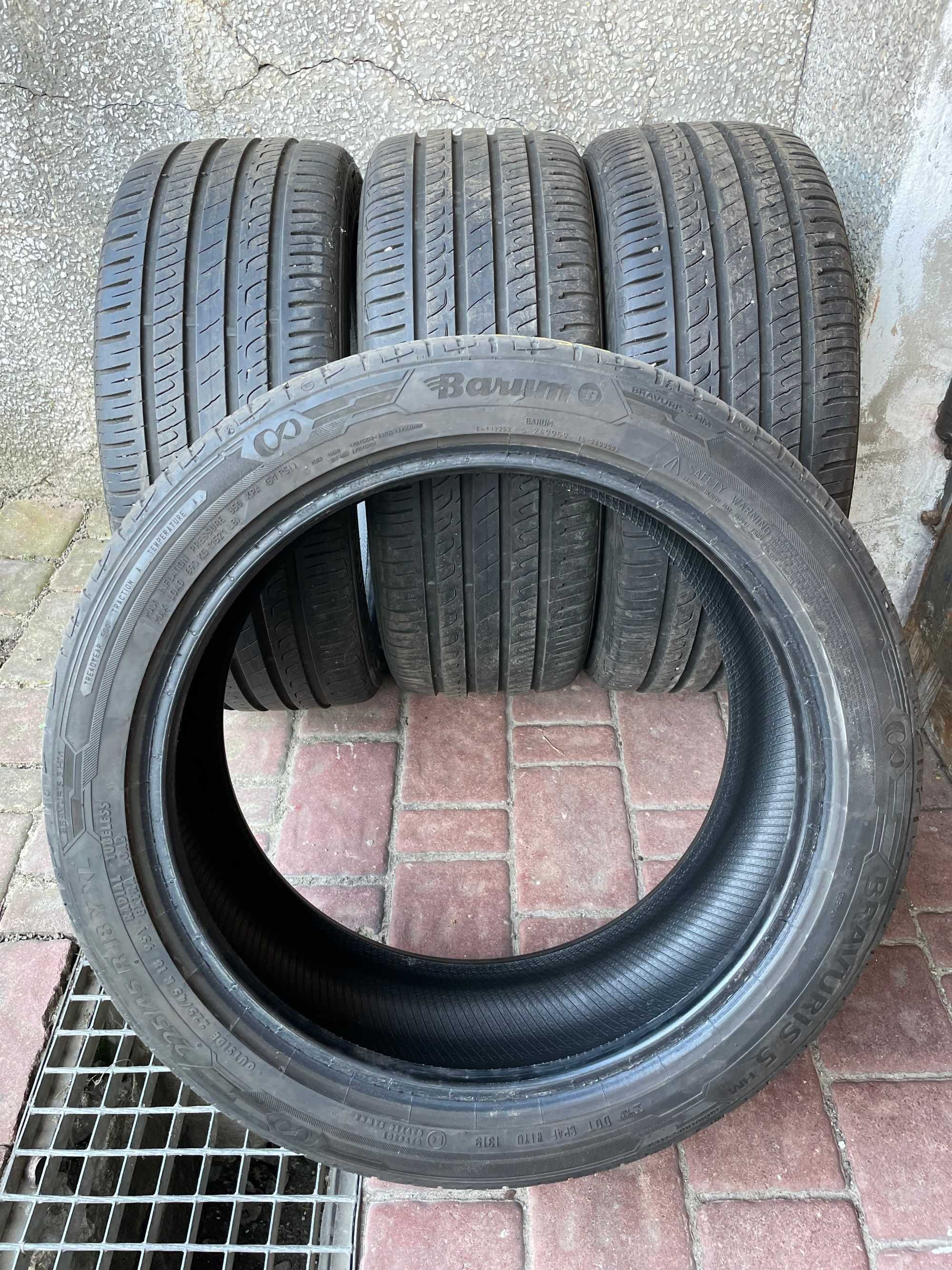 Opony letnie # 225/45 R18 # Barum # Bravuris # komplet