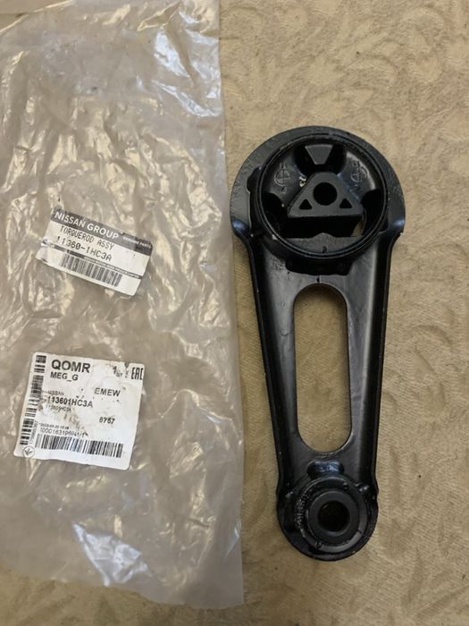 Подушка двигуна Nissan micra