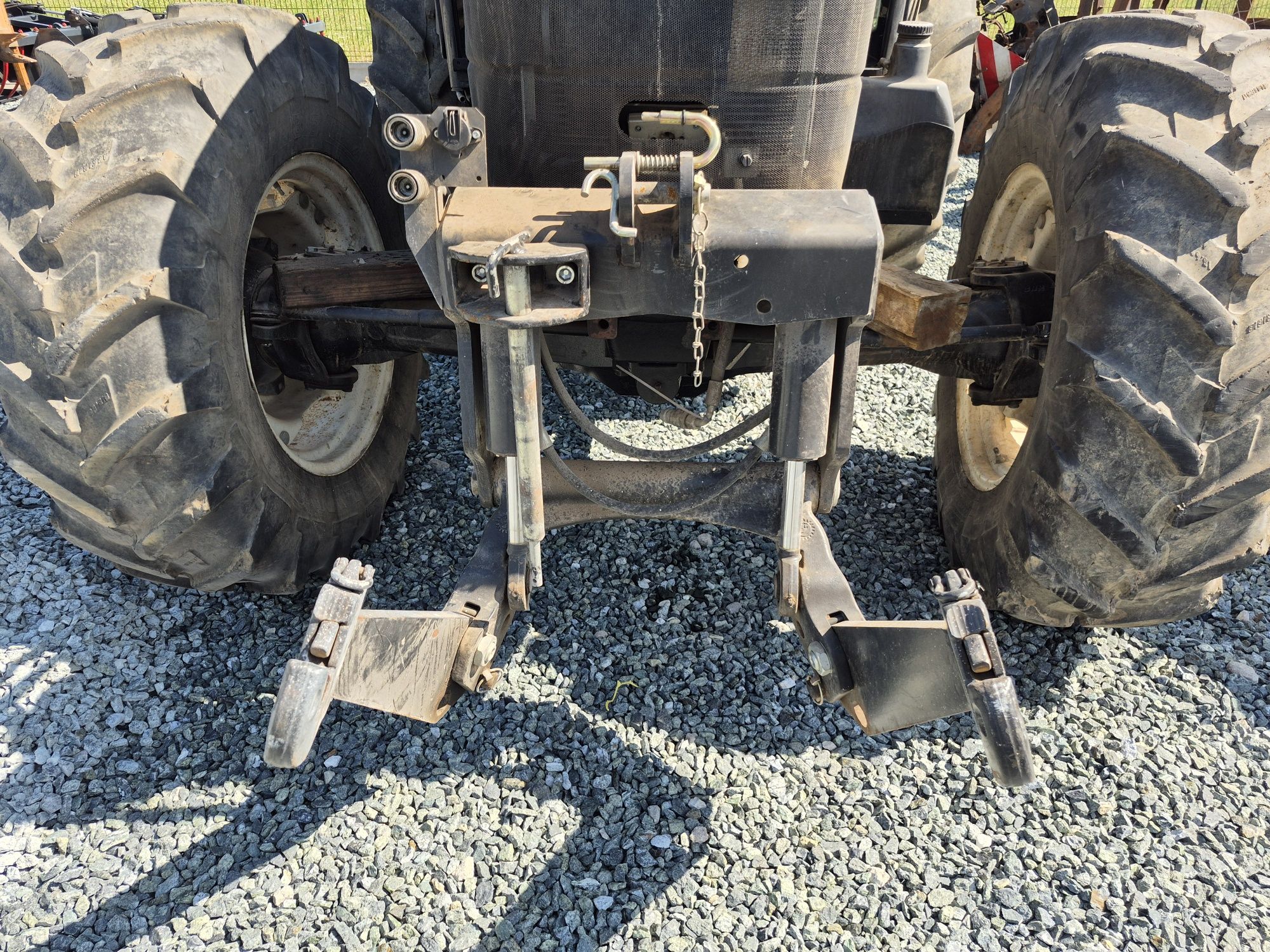 Tuz przedni do traktora New Holland case renault Oryginał  obciazniki