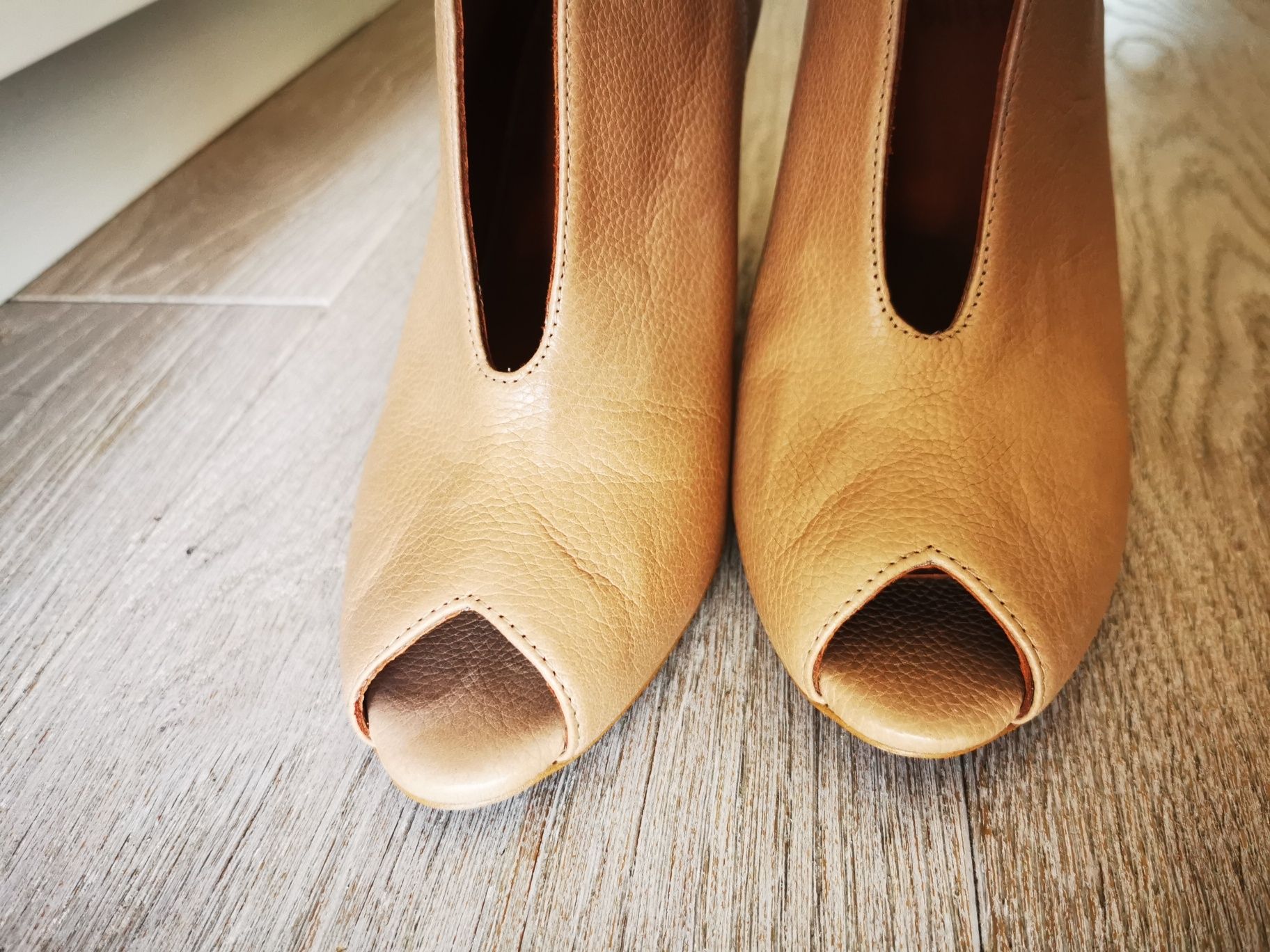 Buty Billi Bi Copenhagen botki wsuwane na szpilce beżowe  r. 39 skóra