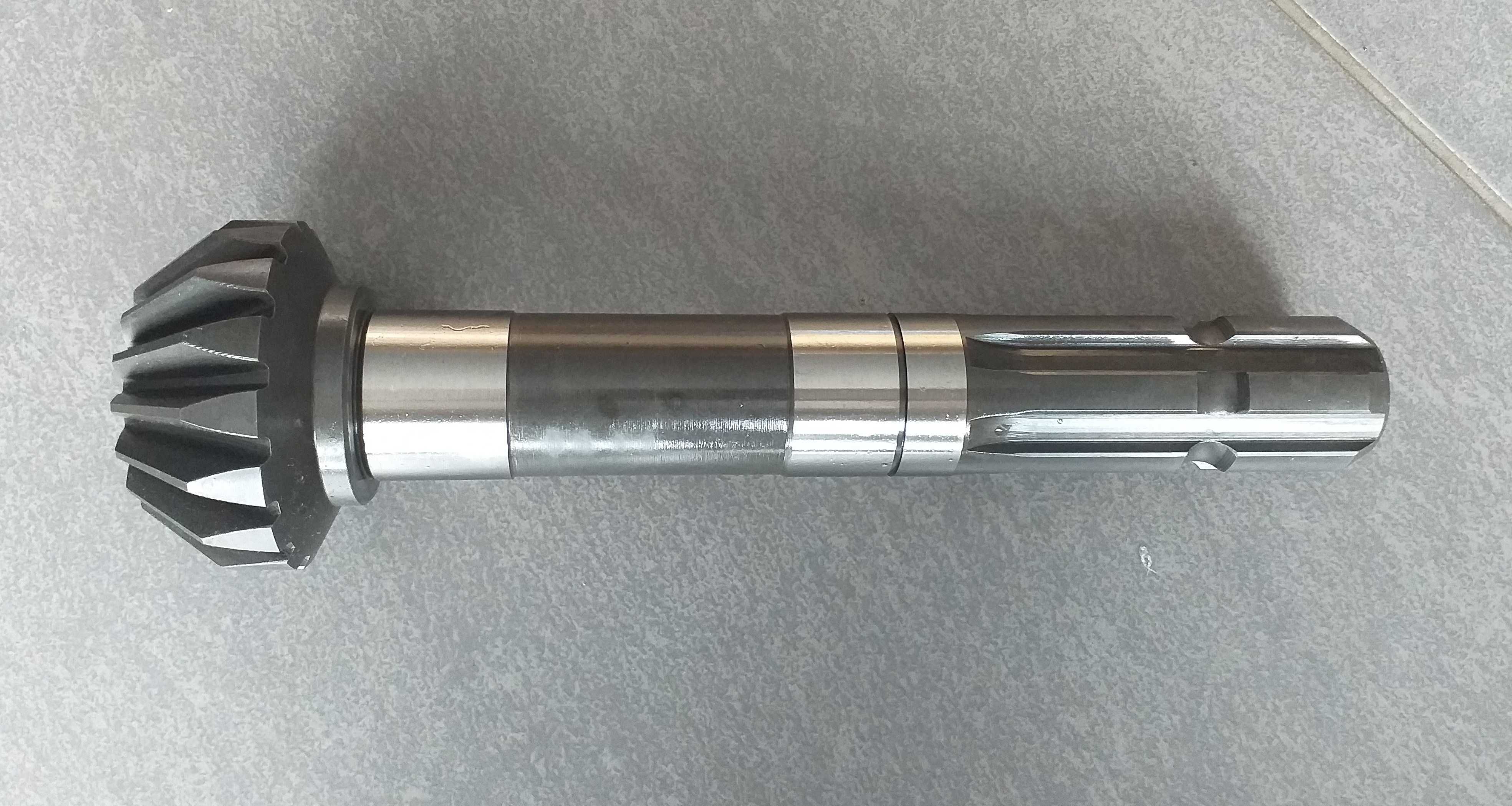 Wałek atakujący Z16 zgrabiarki KRONE KW 7.70, KW 8.80