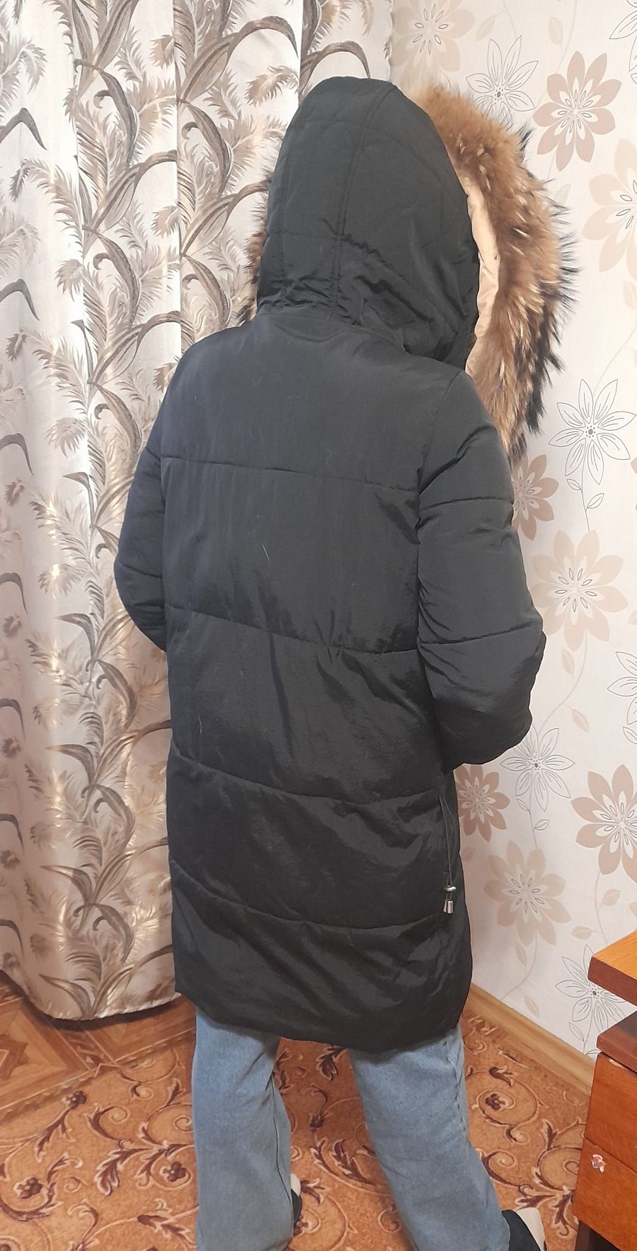 Зимнее женское пальто.Размер м.