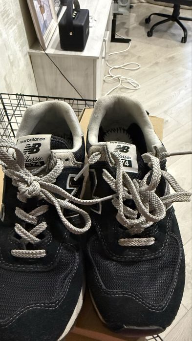 New balance кросівки.