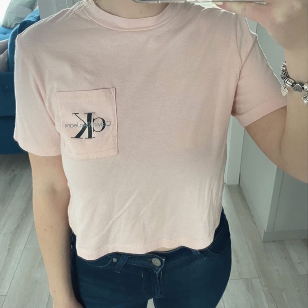 T-shirt/ cropped Calvin Klein